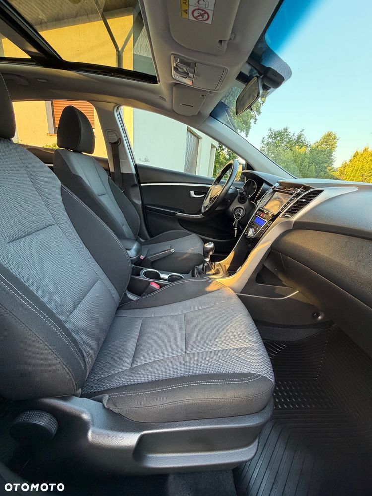 Hyundai i30 blue 1.6 GDI Passion - 15