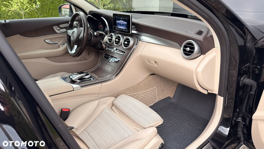 Mercedes-Benz Klasa C 220 d 9G-TRONIC Avantgarde - 32