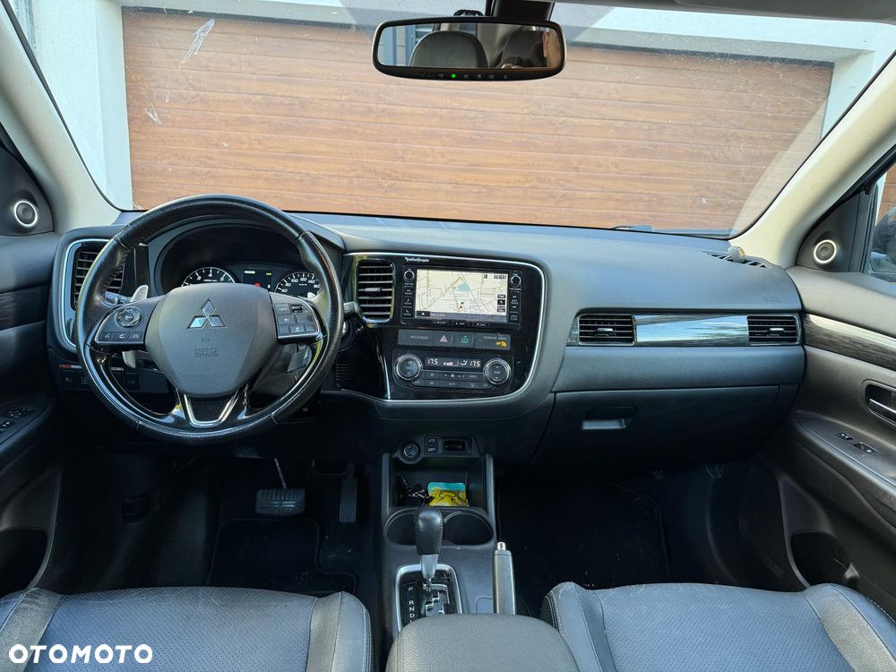 Mitsubishi Outlander - 13