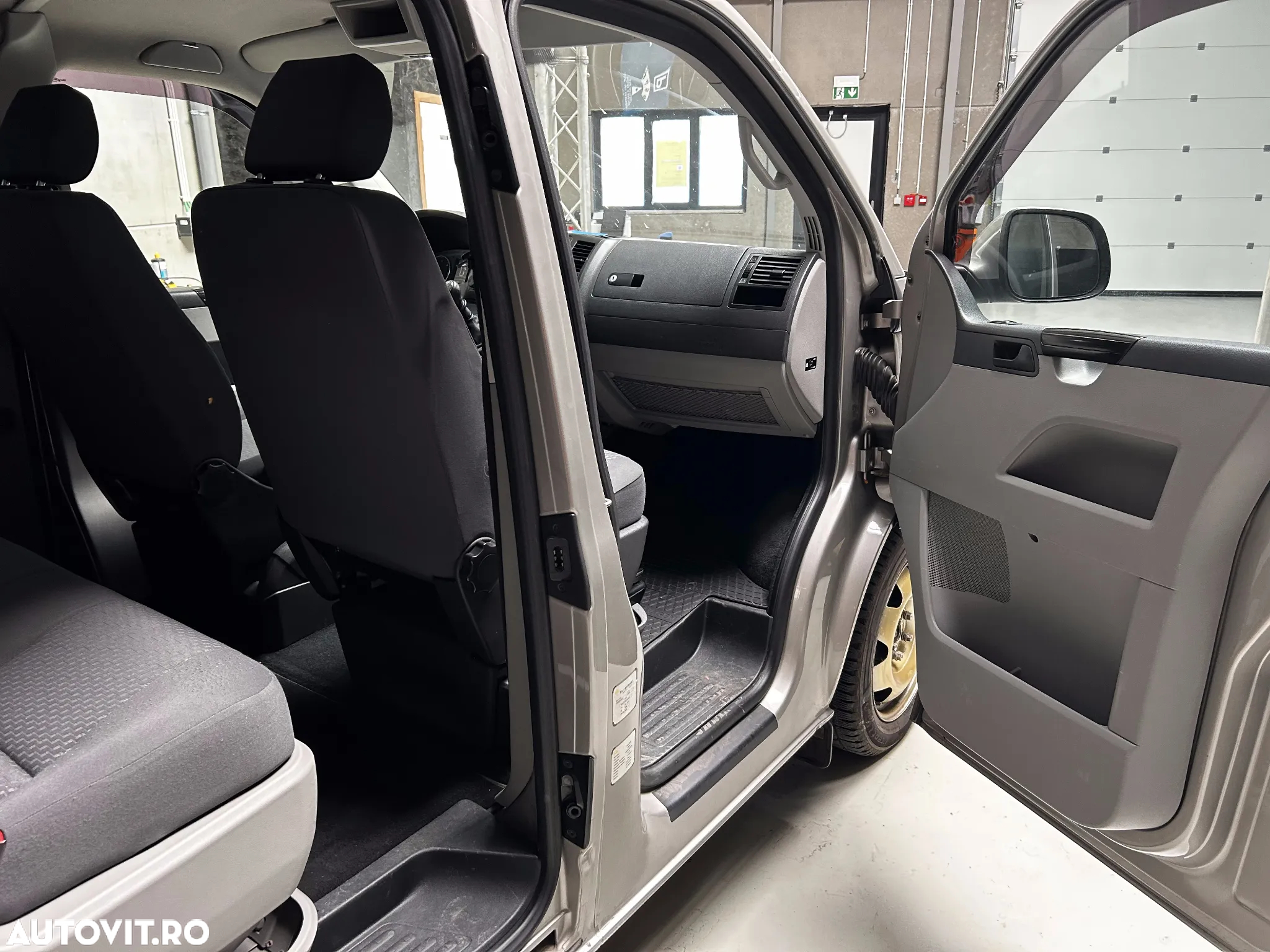 Volkswagen Transporter - 11
