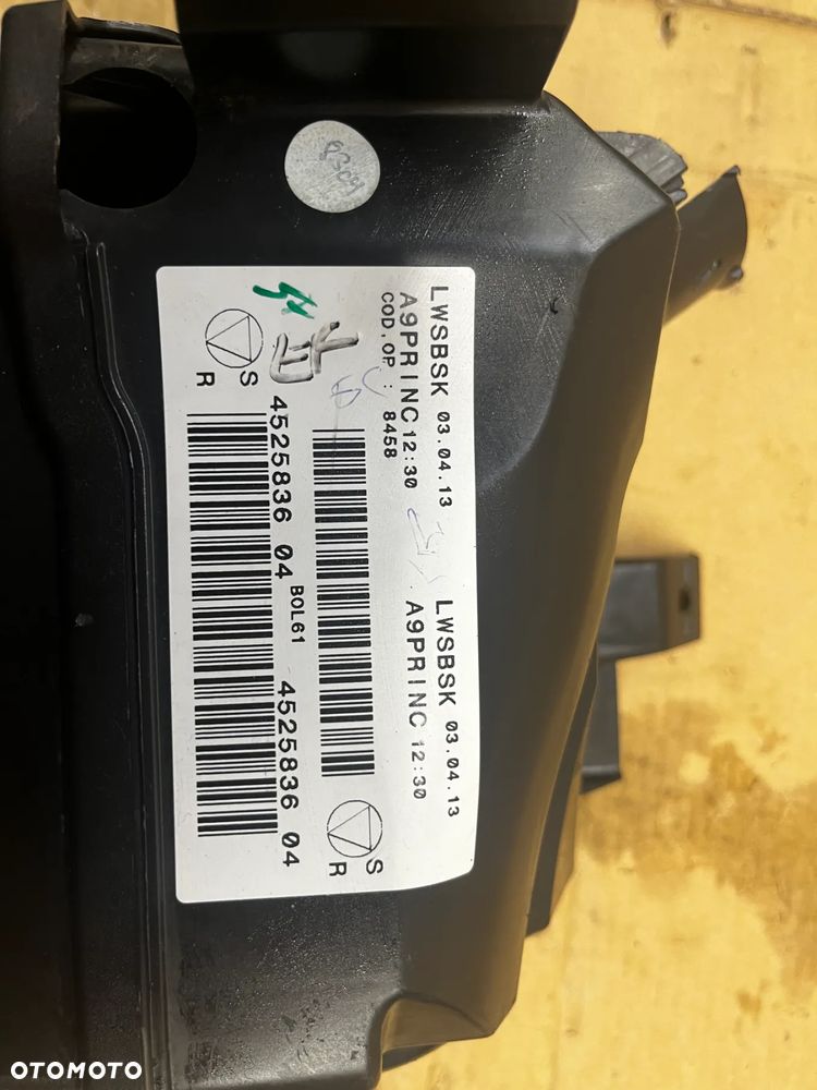 SKRZYNKA PUSZKA OBUDOWA BEZPIECZNIKÓW BEZPIECZNIKI PEUGEOT 208 - 3