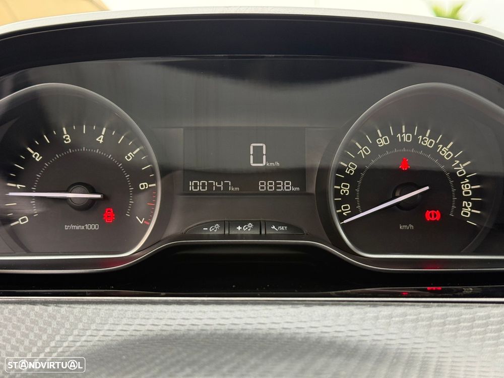 Peugeot 208 1.2 PureTech Style - 19