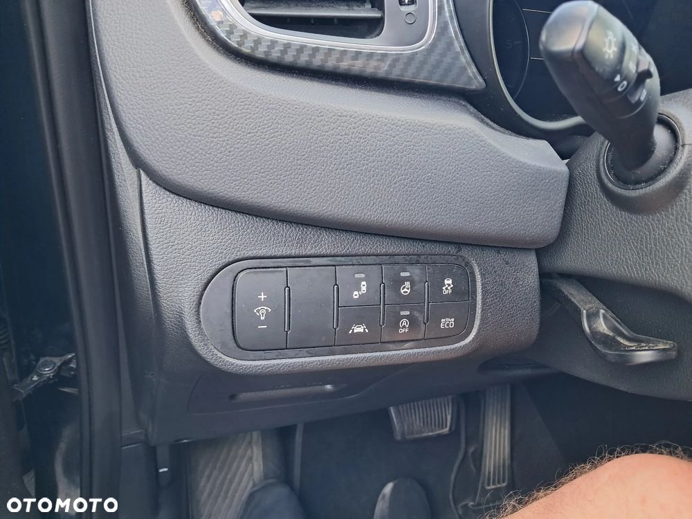 Kia Carens 1.7 CRDi Business Line 7os 7DCT - 12