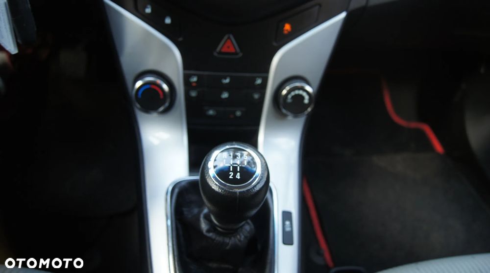 Chevrolet Cruze 1.6 LT - 16