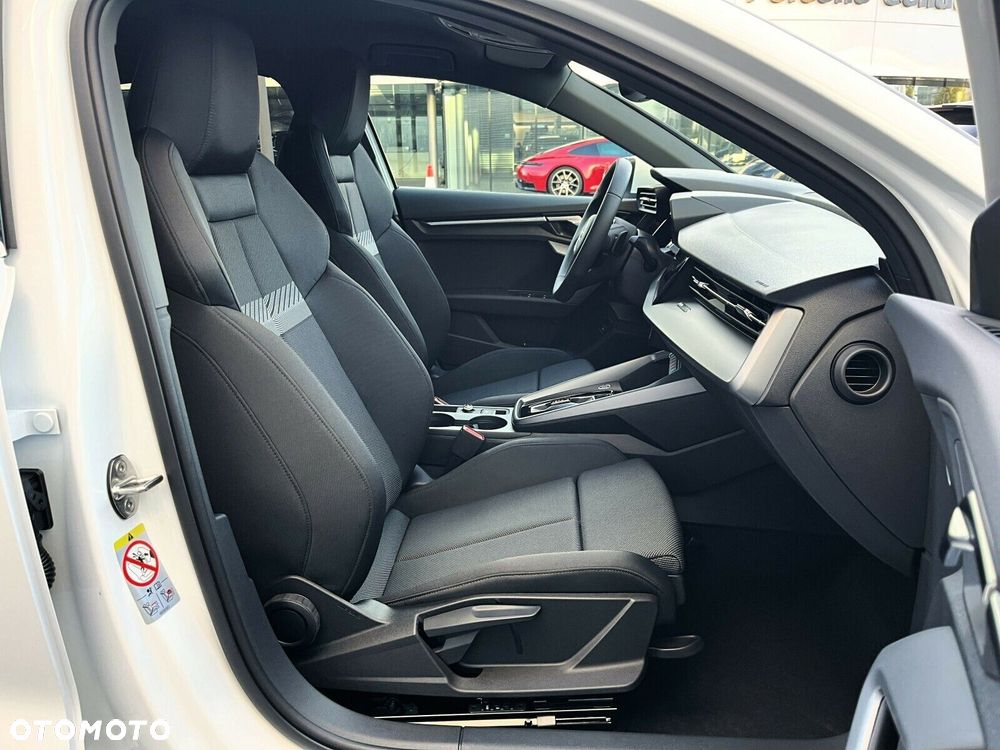 Audi A3 Sportback - 13