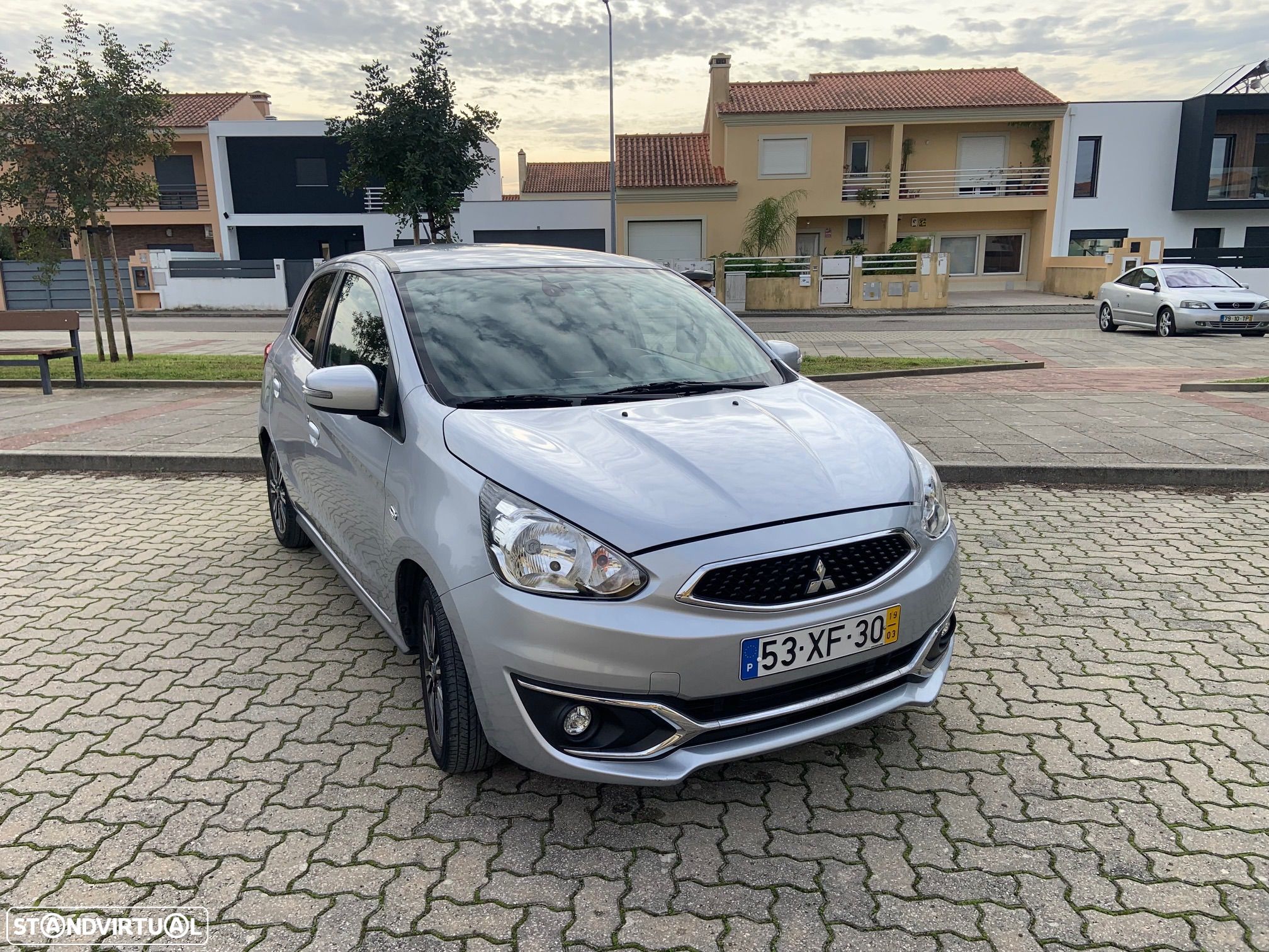 Mitsubishi Space Star 1.2 Intense - 1