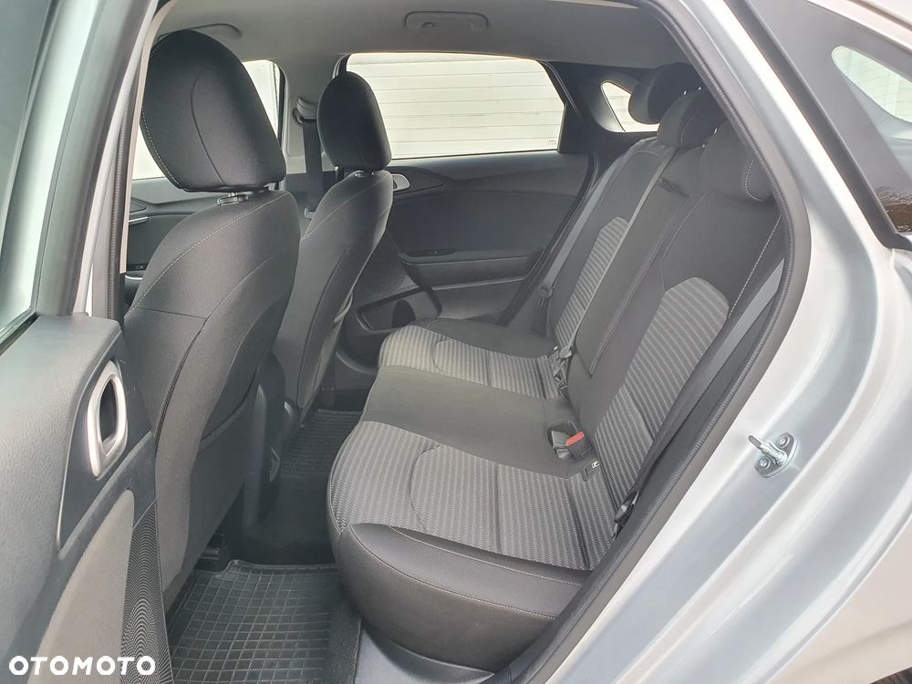 Kia Ceed 1.5 T-GDI M DCT - 25