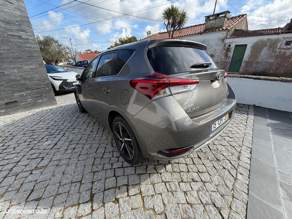 Toyota Auris 1.8 HSD Comfort +P.Techno+P.Sport - 14