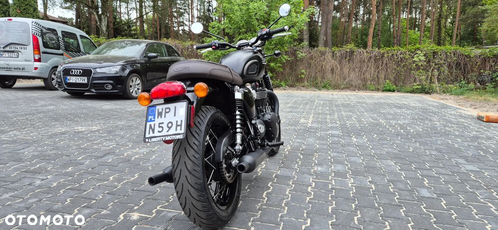 Triumph Bonneville - 9