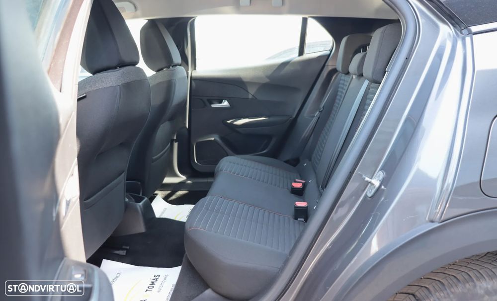 Peugeot 2008 1.2 PureTech Active EAT8 — fotografia 16