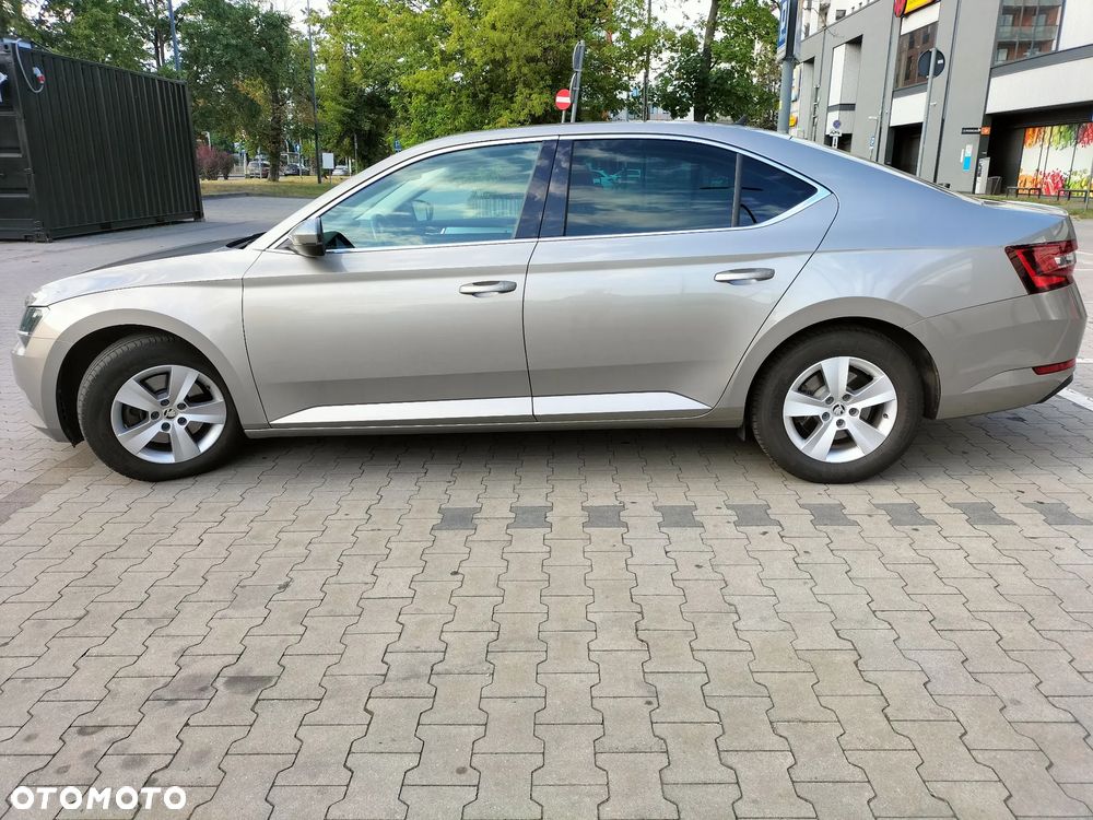 Skoda Superb 2.0 TDI Ambition DSG7 - 9