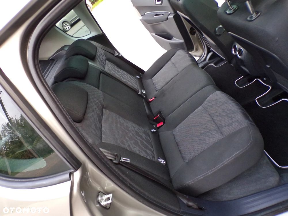 Peugeot 3008 HDi 150 Allure - 28