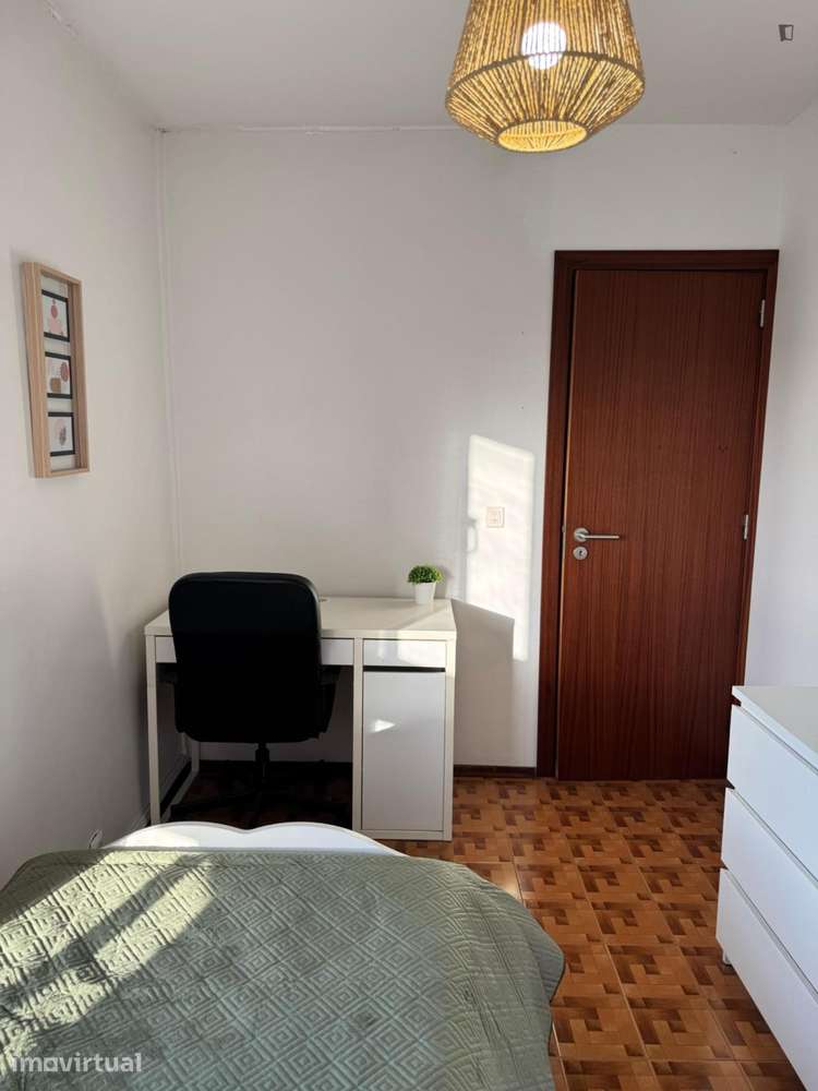 Quarto - localizado em Norton de Matos Coimbra - Grande imagem: 5/20