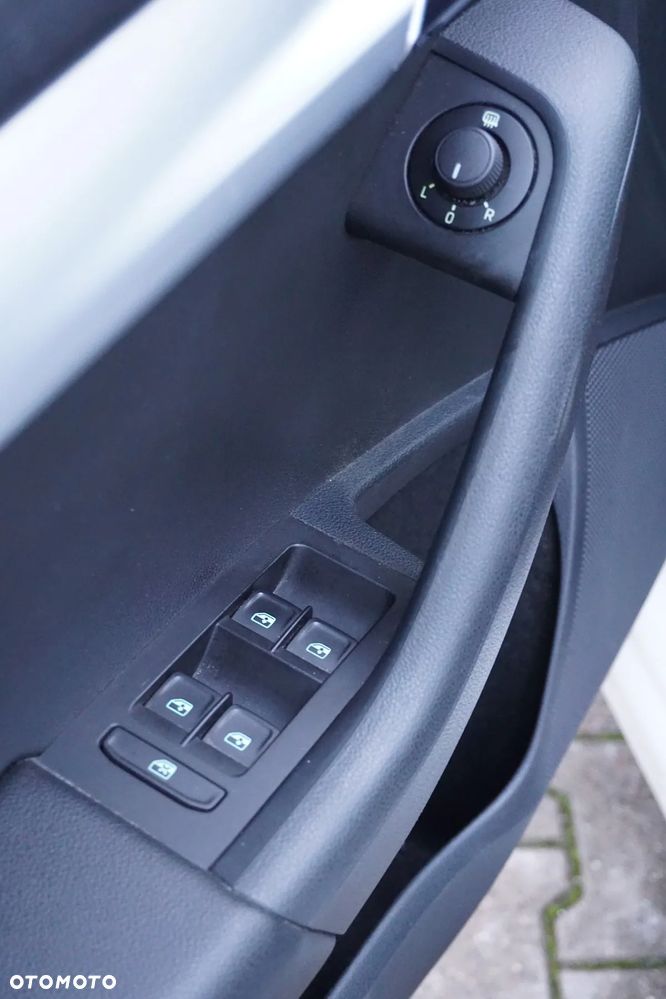 Skoda Octavia 2.0 TSI Ambition DSG - 25