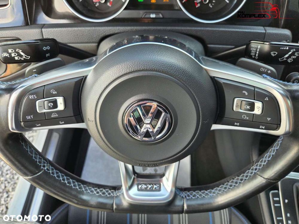 Volkswagen Golf - 22