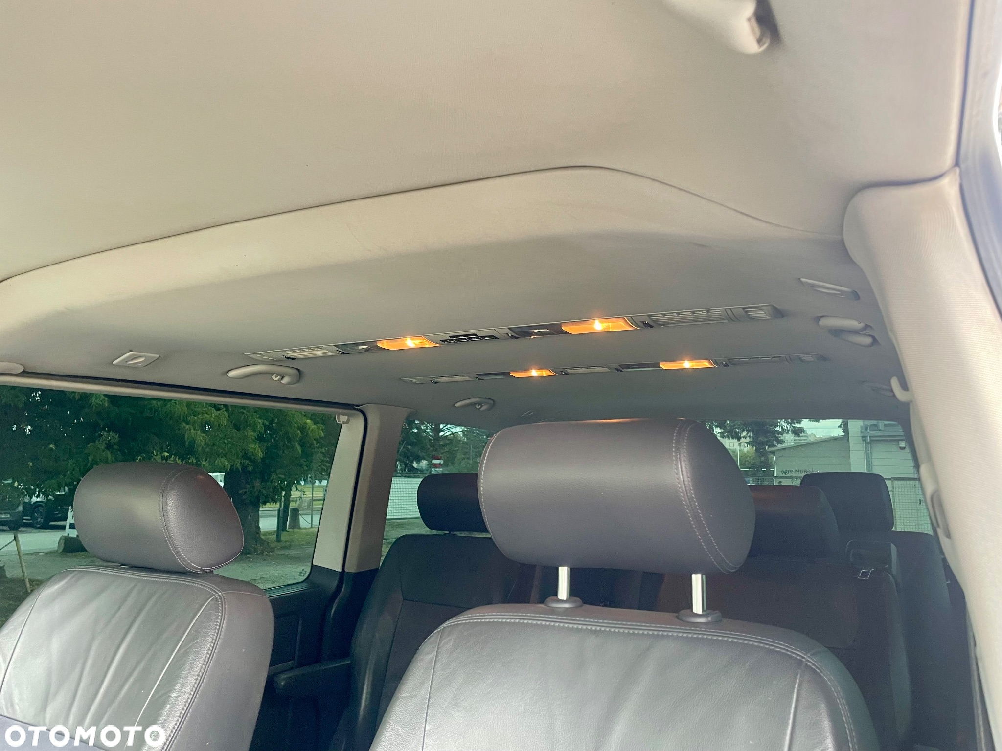 Volkswagen Multivan - 18