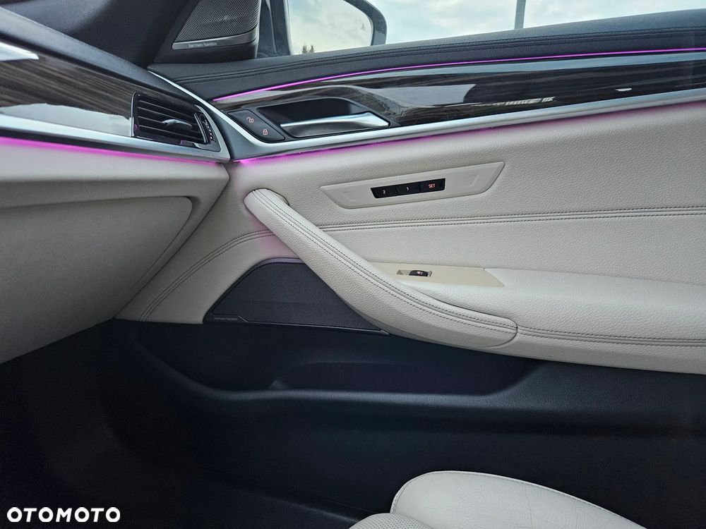 BMW Seria 5 520d xDrive Sport - 31