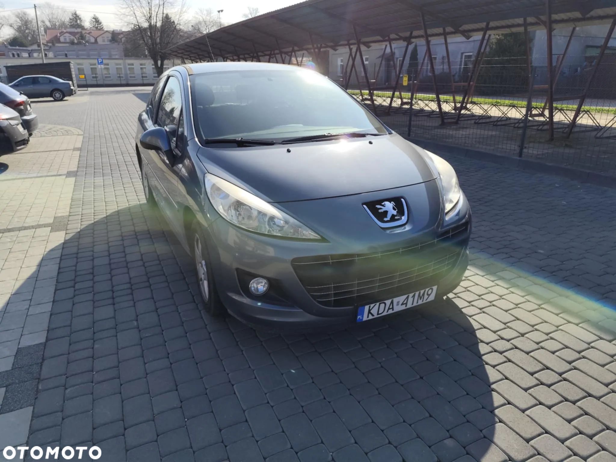 Peugeot 207 - 1