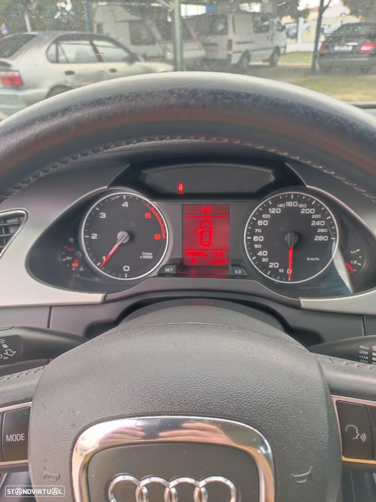 Audi A4 Avant 2.0 TDi Multitronic - 5