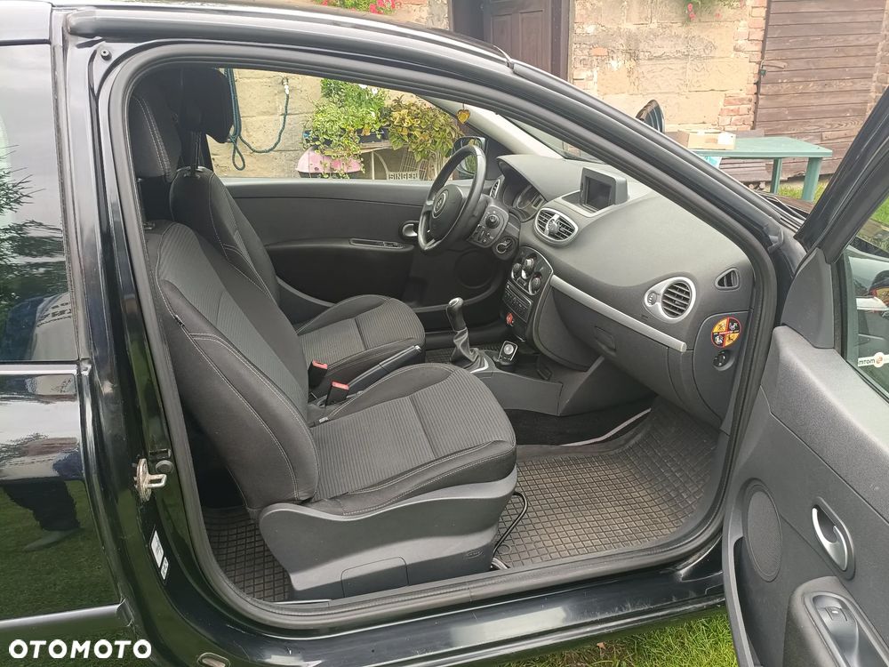 Renault Clio 1.2 16V 75 TomTom Edition - 8