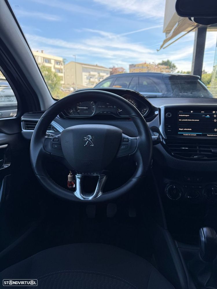 Peugeot 208 1.2 PureTech Allure - 21