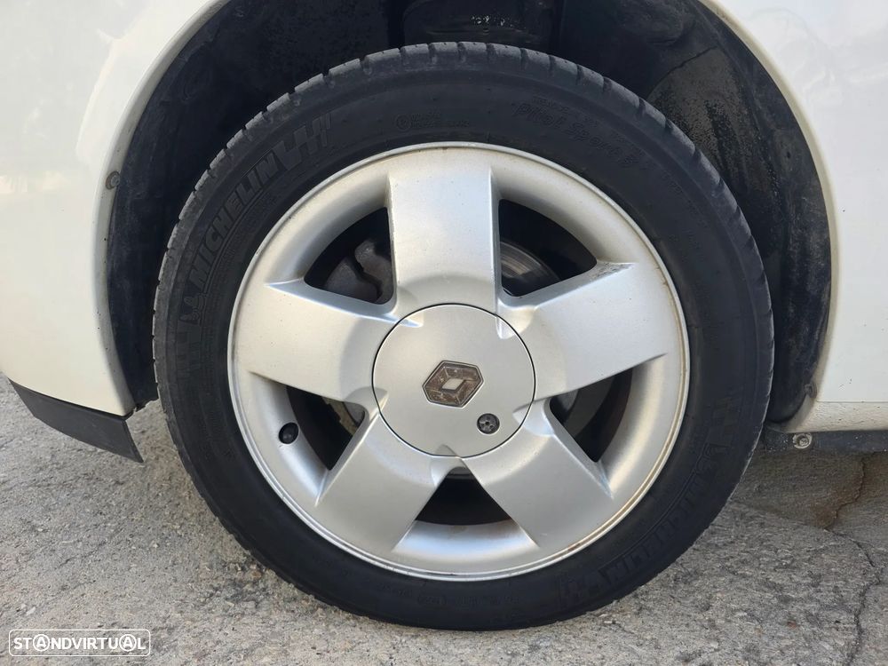 Renault Clio 1.5 dCi Confort - 13