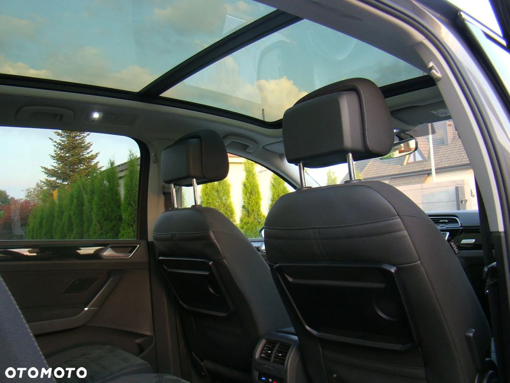 Volkswagen Touran 2.0 TDI SCR Highline - 32