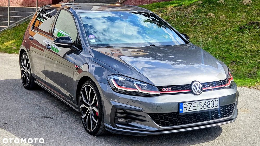Volkswagen Golf GTI (BlueMotion Technology) DSG Performance - 2