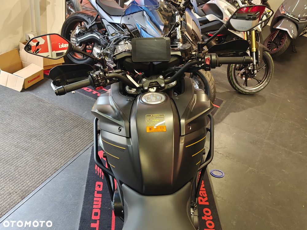 QJMOTOR 900 S - 7