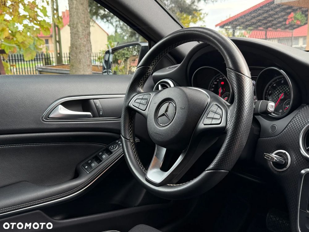 Mercedes-Benz Klasa A 200 (BlueEFFICIENCY) 7G-DCT Urban - 24