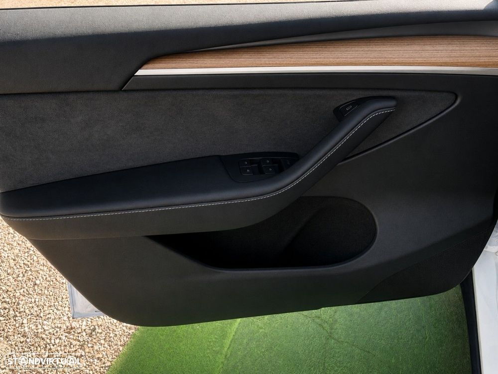 Tesla Model Y Standard - 23