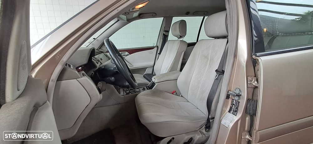 Mercedes-Benz E 220 CDI Classic - 12