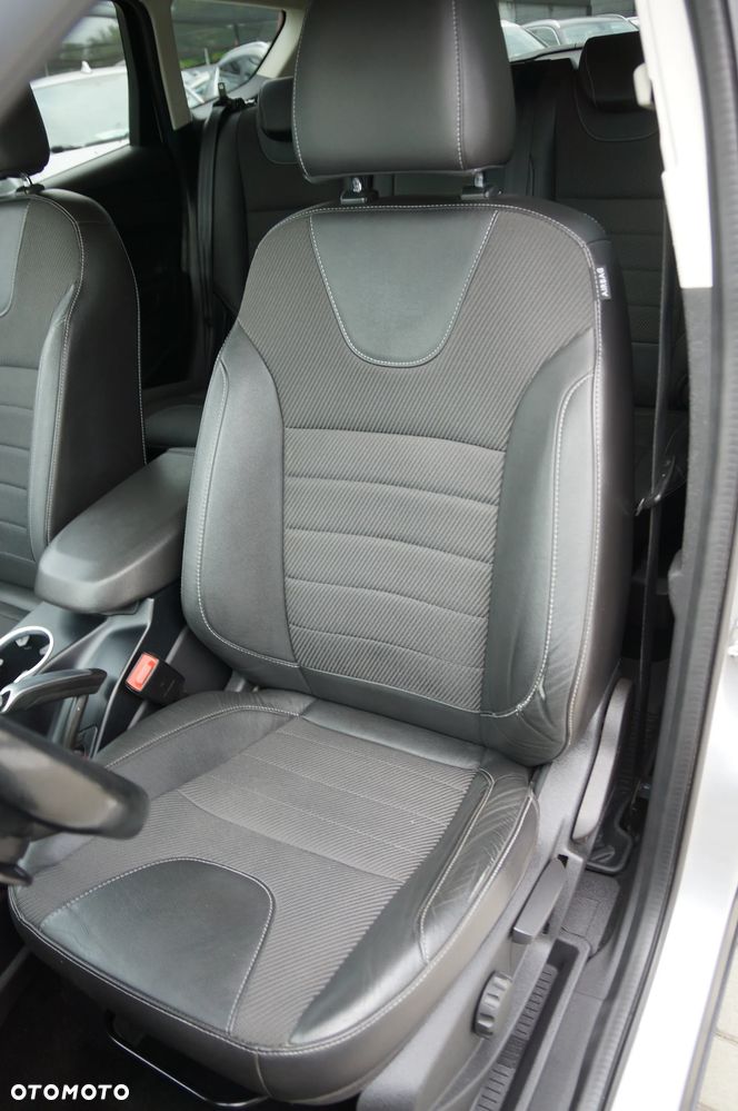 Ford Kuga 2.0 TDCi 4WD Titanium - 24