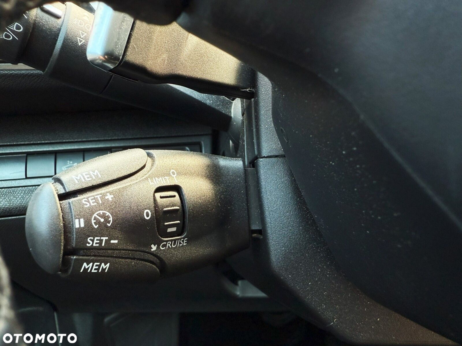 Peugeot 3008 1.2 PureTech GPF Allure S&S EAT8 - 17