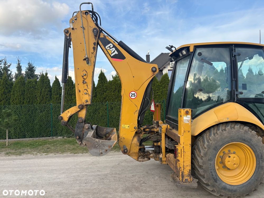 Caterpillar 428E - 3