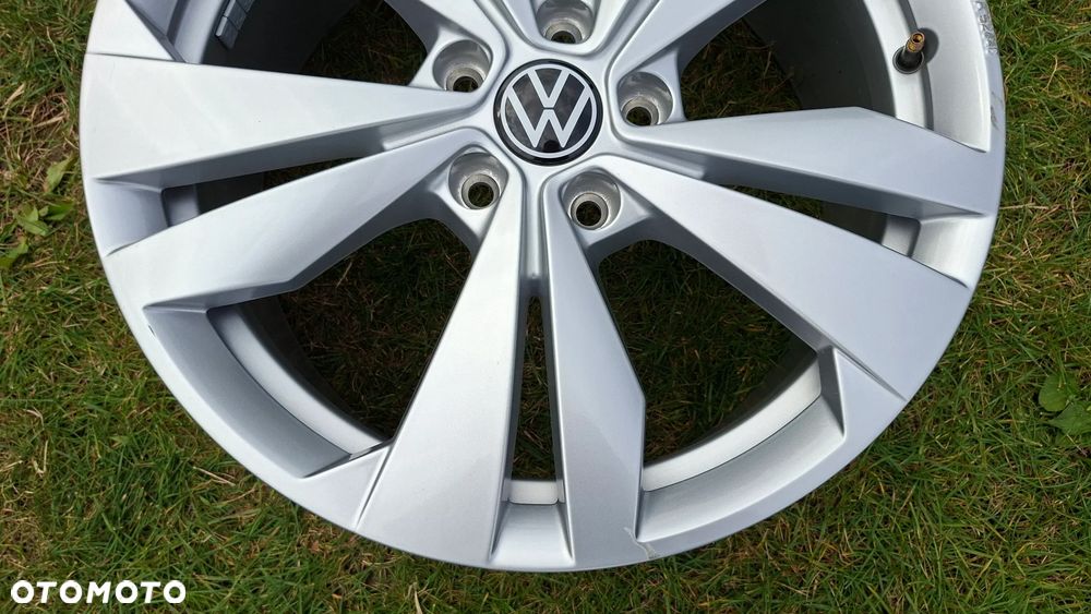Felga Aluminiowa 18 VW ID3 5x112 ET 50 10A071498 - 2