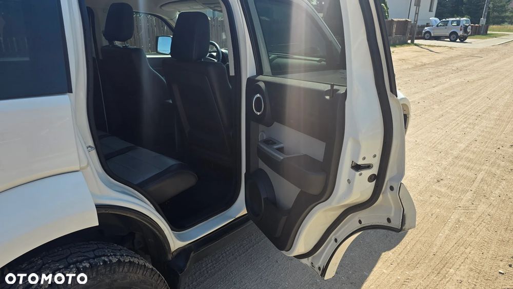 Dodge Nitro 2.8 CRD SE - 23