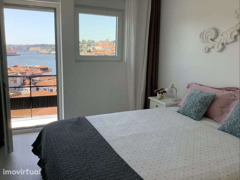 T2 no Cais de Gaia, com vistas incriveis, renovado - Grande imagem: 3/12