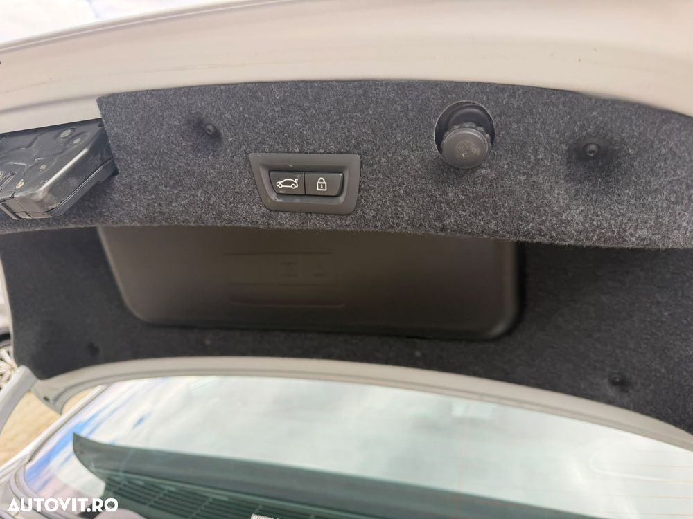 BMW Seria 5 525d xDrive AT - 22