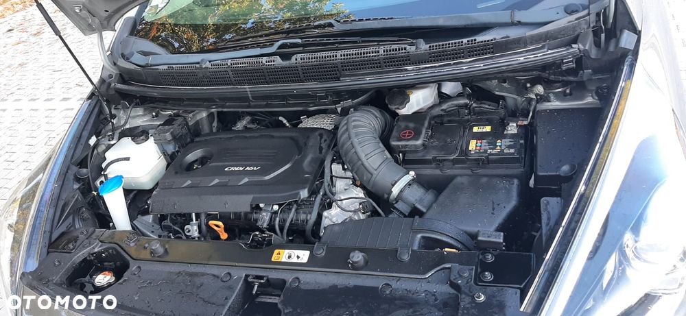 Kia Carens - 16