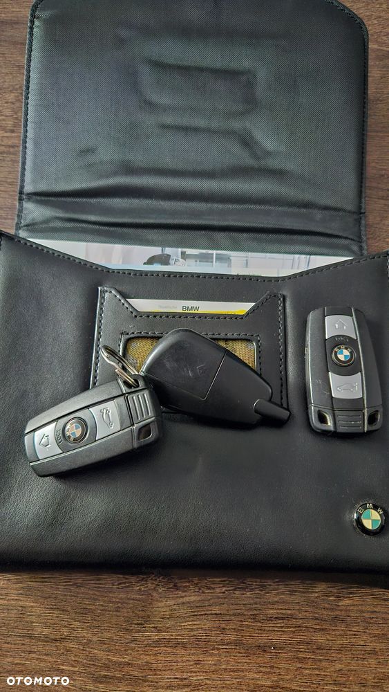 BMW Seria 3 ver-320d-dpf - 23