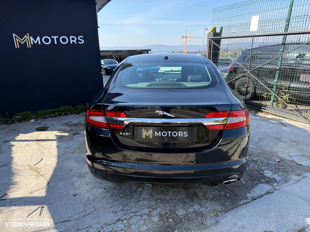 Jaguar XF 2.2 D Premium Luxury - 29