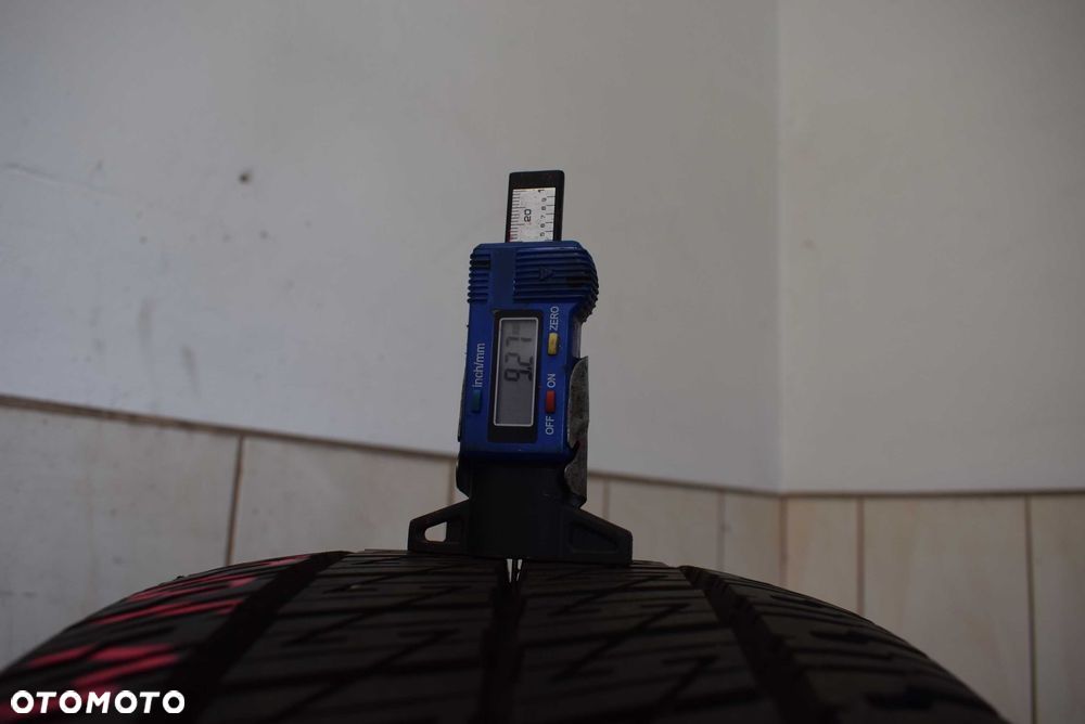 R16C 215/65 109/107T Uniroyal AllSeasonMax - 4