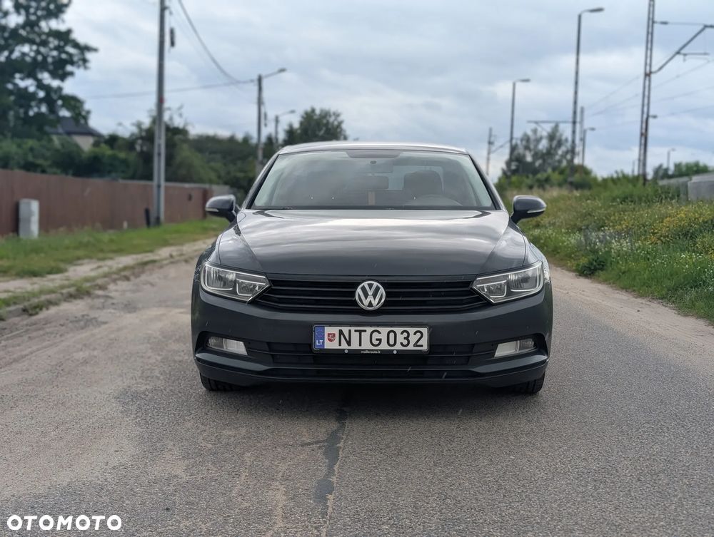 Volkswagen Passat 1.6 TDI Comfortline - 3