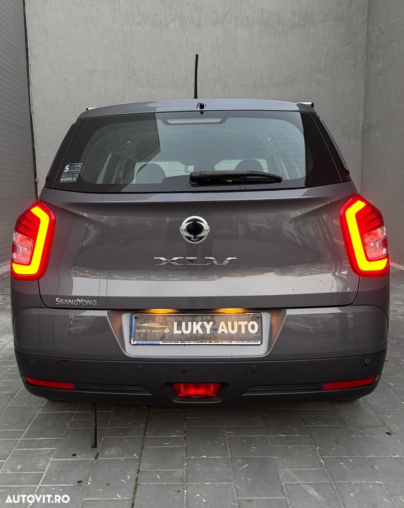 SsangYong XLV - 12