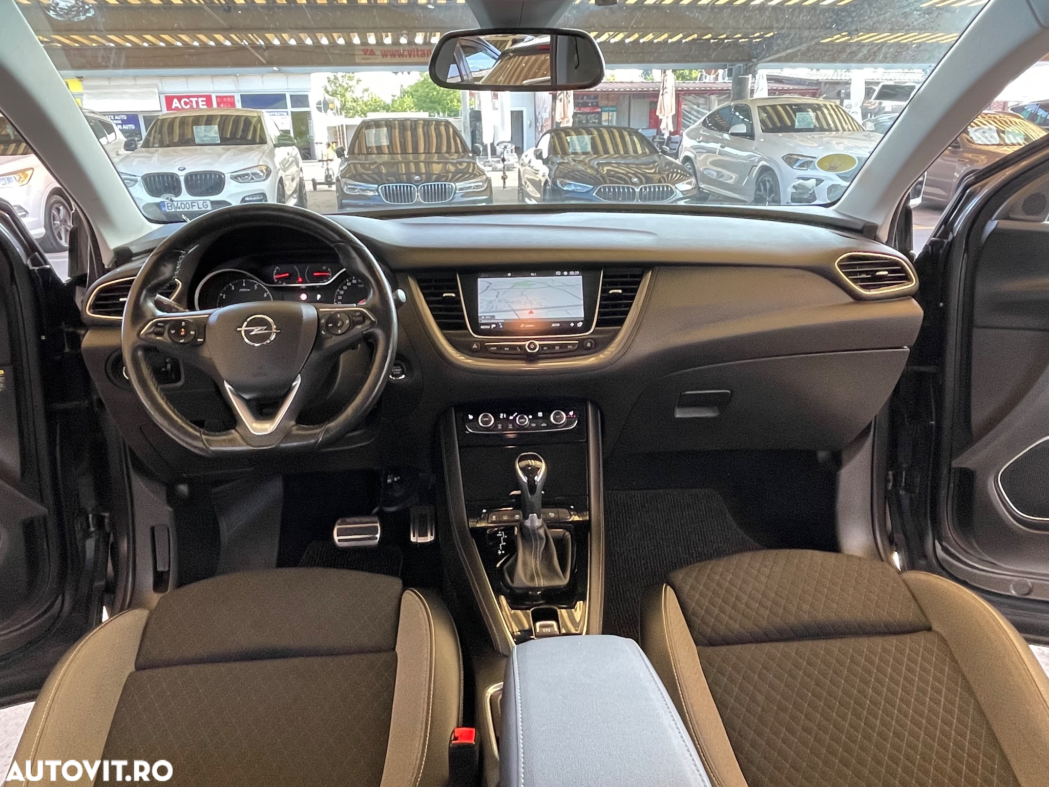 Opel Grandland X 2.0 START/STOP Aut. Design Line - 24