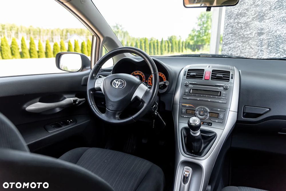 Toyota Auris 1.33 VVT-i Terra - 25