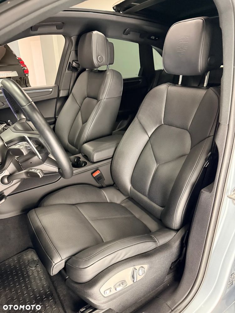 Porsche Macan Standard - 10