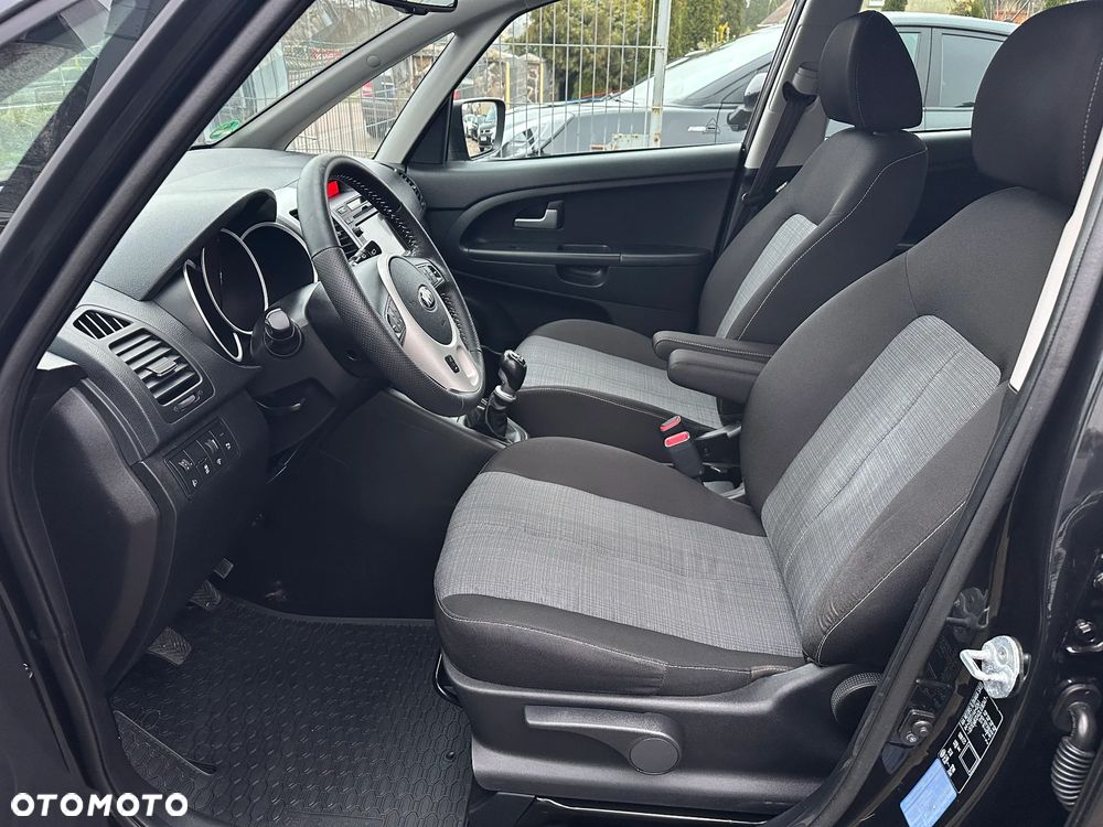 Kia Venga 1.6 CVVT Spirit - 10