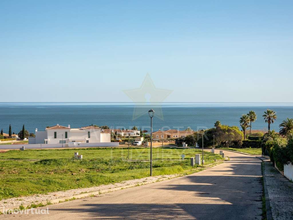 Lote Privilegiado com Vista Panorâmica Sobre o Mar - Grande imagem: 2/15